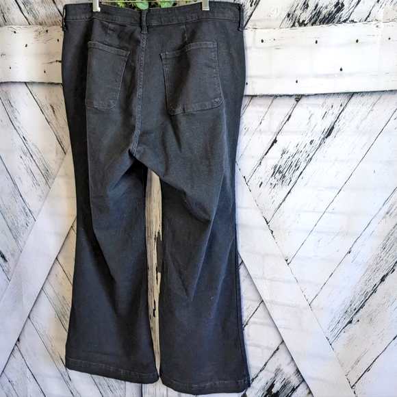 OLD NAVY Extra High Rise Flare 360° Stretch Pants - Picture 2 of 10